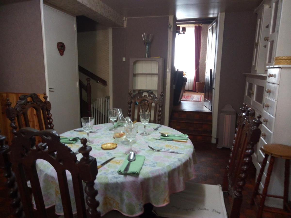 Charming French Cottage-Gite In The Heart Of Quiet Gorron Exterior foto